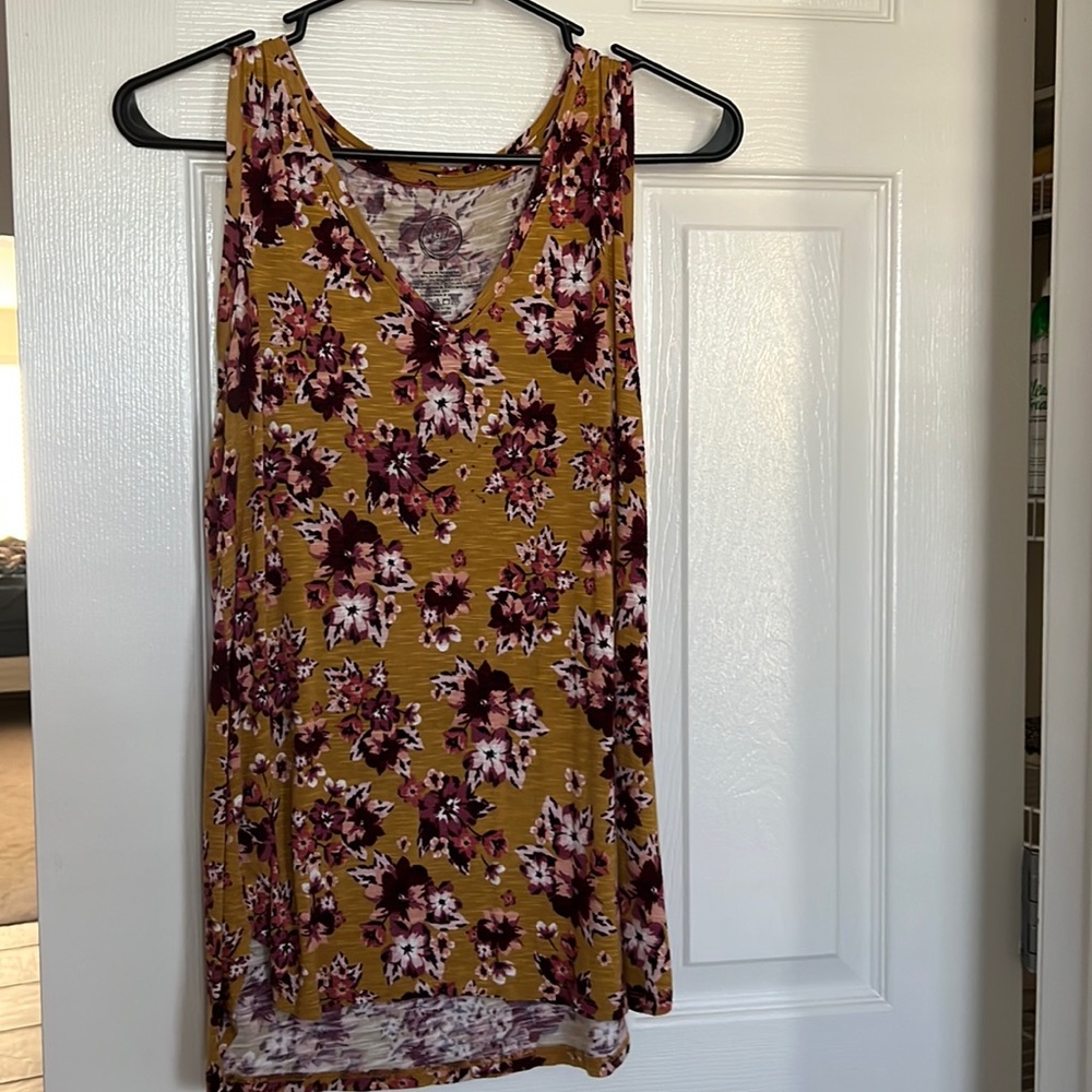 Floral tank top